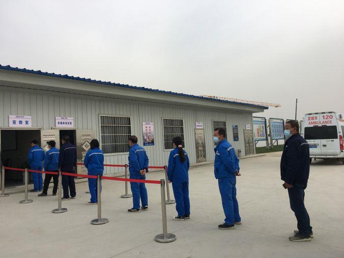 組織工區(qū)全員核酸檢測(cè)(攝影:陸世軒) 組織工區(qū)全員核酸檢測(cè)(攝影:陸世軒)