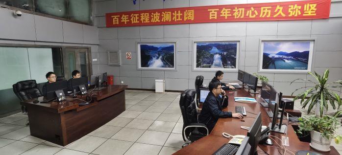 2、梯調中心中控室（楊柳 攝）