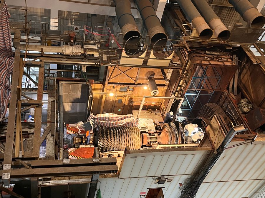 1號(hào)燃機(jī)轉(zhuǎn)子吊出現(xiàn)場（攝影：郭也）