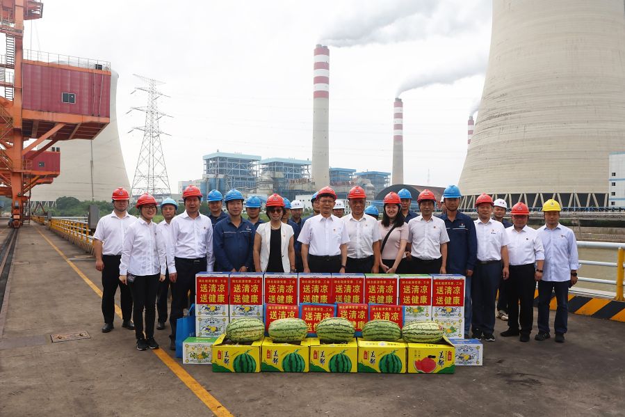 2024年7月11日，涂山峰慰問鄂州發電公司防汛保供一線員工（攝影：王鑫）