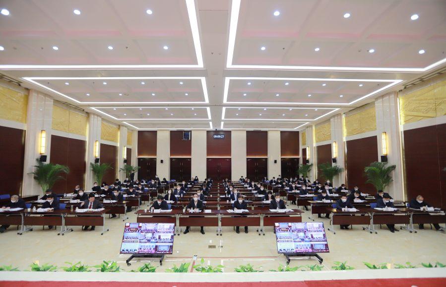 與會代表認真聽取報告 與會代表認真聽取報告