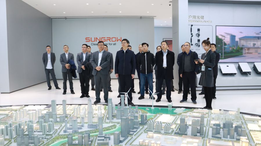 參觀陽(yáng)光電源